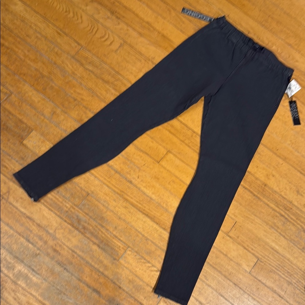 🌼CHARCOAL BLACK LEGGINGS - INSEAM ZIP AT ANKLES - GREAT FIT AND FEEL🌼